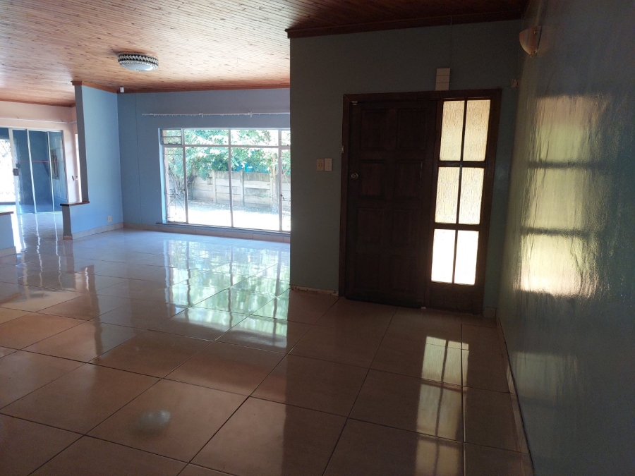 To Let 3 Bedroom Property for Rent in Suidrand Free State